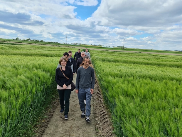 Uczestnicy kursu na polach SDOO w Sulejowie 